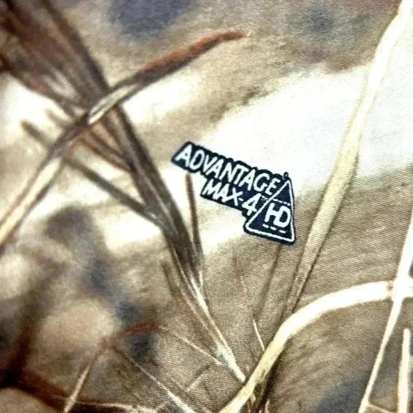 Under Armour Men's Medium Camo T-Shirt Stretchy Hunt Fish Camp Hike Woods Summer - Picture 6 of 6